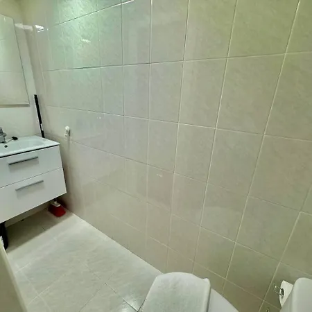 Portu , En El Mismo Puerto *